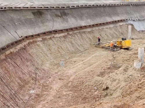 洛南基坑边坡加固